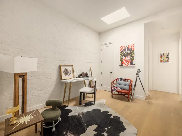 591 Tenth Street image 14 of 26