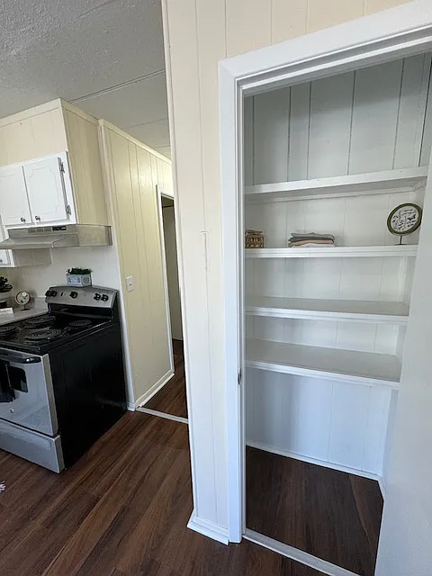 2055 Washington Ave - FL - 3 — Photo 4