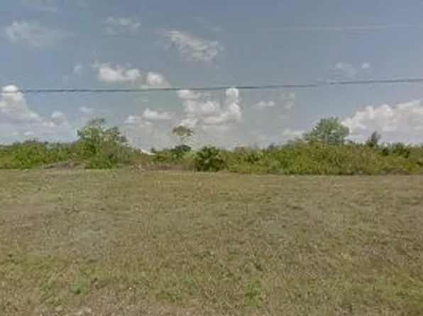 2047 NE 17th Ter, Cape Coral, FL 33909