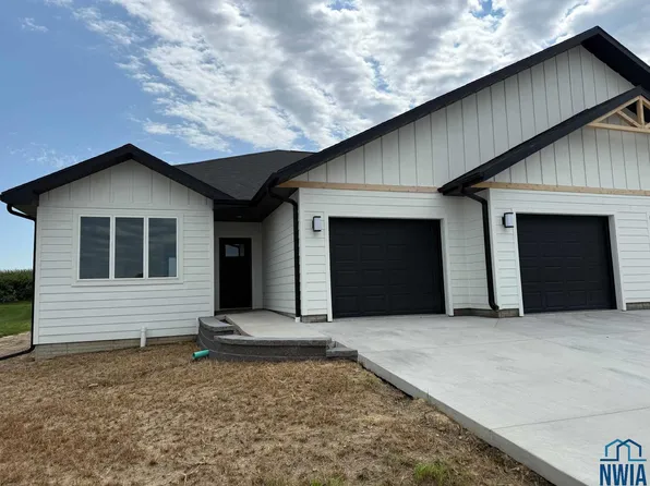 1104 14th St SE, Orange City, IA 51041