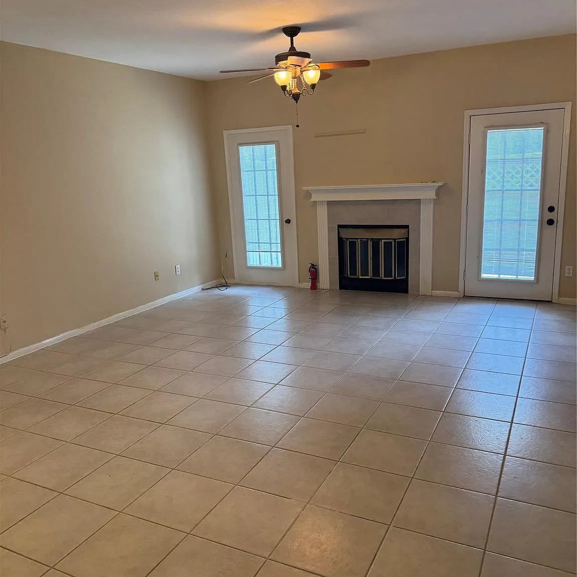 2 bed, 2.5 bath, 1640 sqft, $1,700 — Photo 1