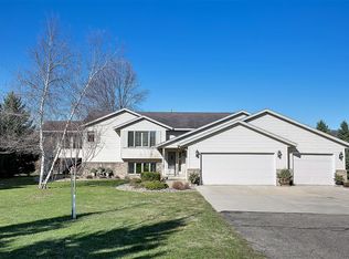 16812 Acorn Trl, Faribault, MN 55021