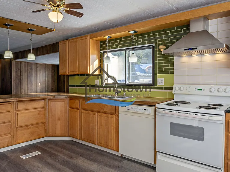 563 Terry Trl — Photo 13