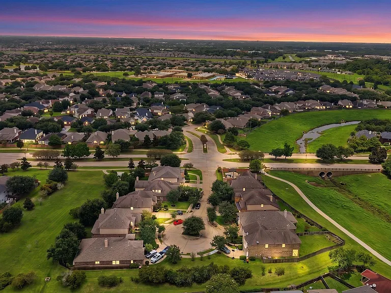5815 Creek Crossing Ct — Photo 49