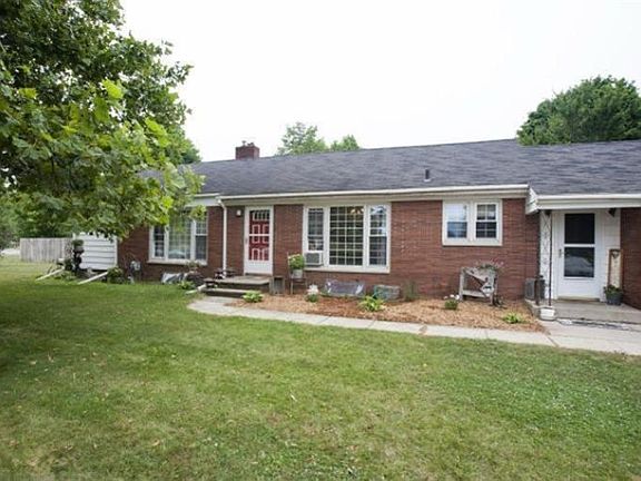 3rd image of 176 Fullerton Ave