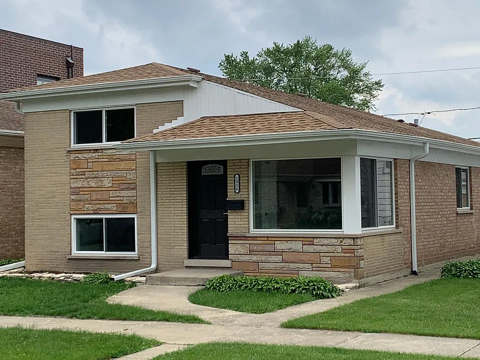 1956 N 74th Ct