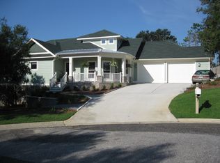 8 Shoreline Pl, Gulf Breeze, FL 32561