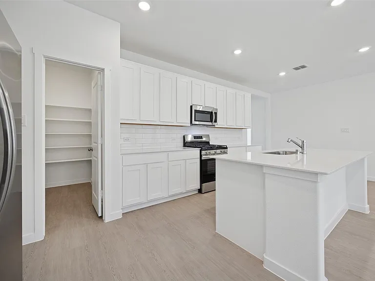 10013 Warlander Dr — Photo 9
