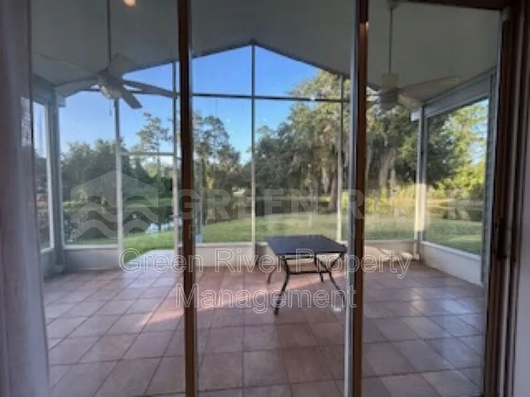 1559 Lakeway Dr — Photo 10