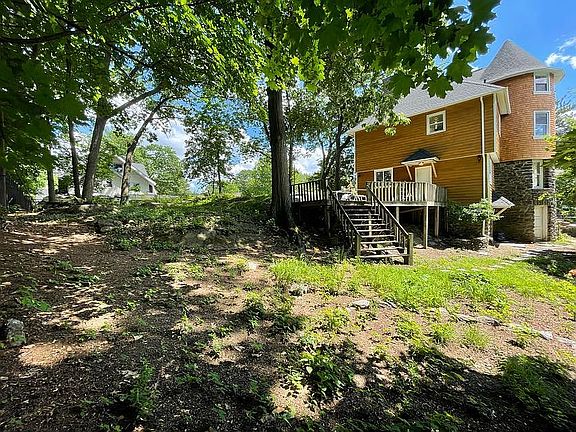 4th image of 56 Lakeside Dr