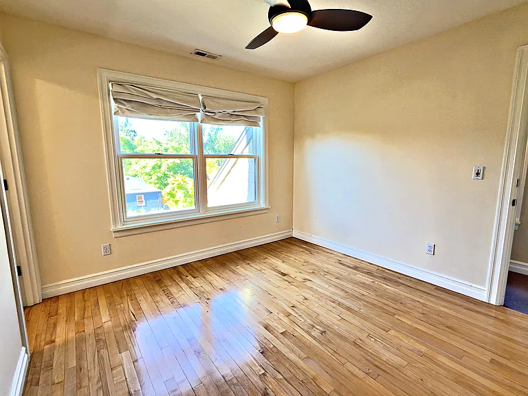 1827 N Skidmore St — Photo 39