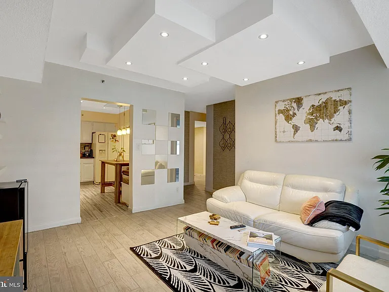 3709 S George Mason Dr #415-E — Photo 1