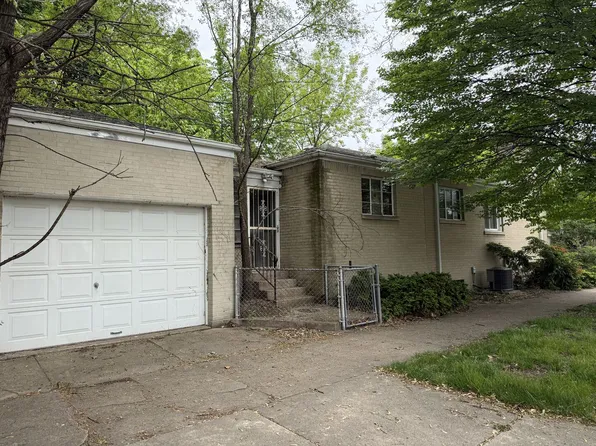 7434 N Maplewood Ave, Chicago, IL 60645