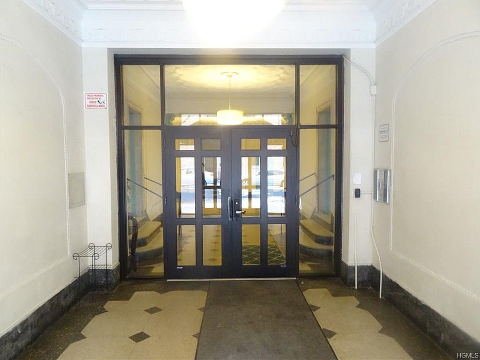 2nd image of 2199 Holland Ave APT 1L