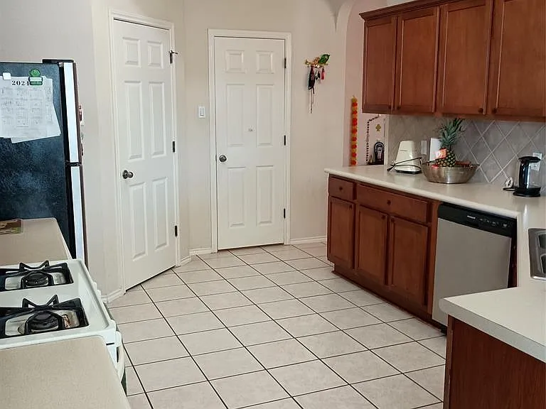 11616 Fletcher Hall Ln — Photo 3