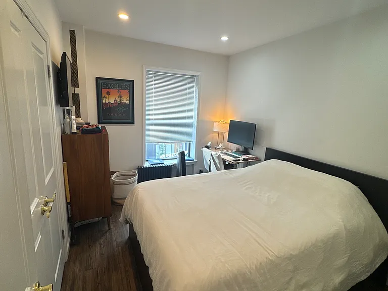 246 10th Ave #4A — Photo 3