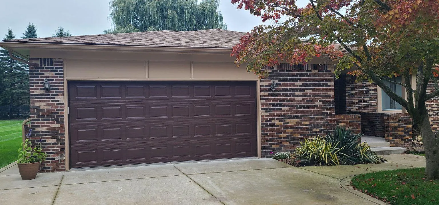 3 bed, 1.5 bath, 3400 sqft, $3,000 — Photo 2