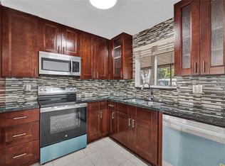 924 N 30th Rd, Hollywood, FL 33021