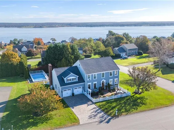 5 Julia Ct, Portsmouth, RI 02871