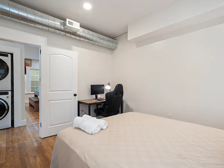 9400 Clifton Blvd #1 — Photo 21