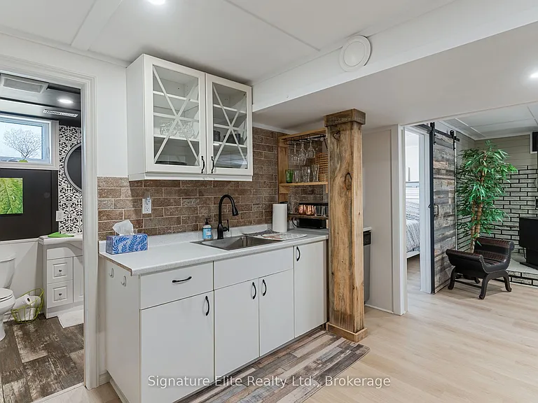 35 Cedartree Ln — Photo 8