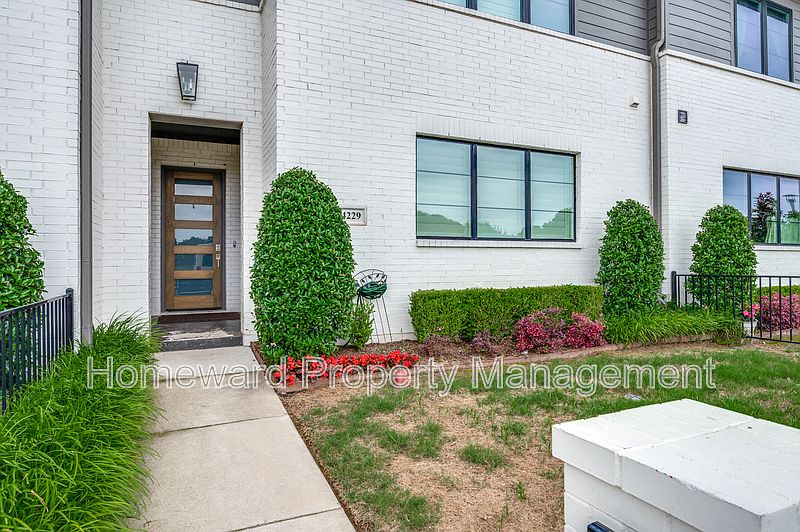 1st image of 4229 Watercourse Dr #1