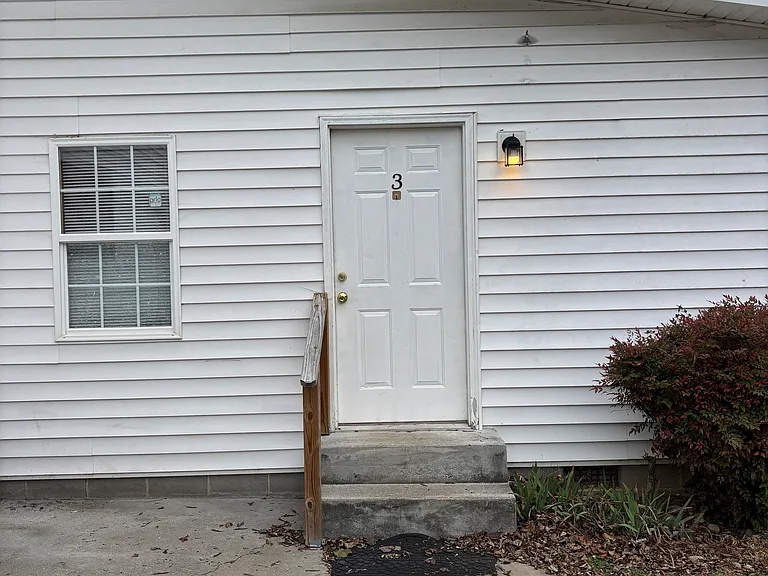 145 S Jackson St #3 — Photo 2