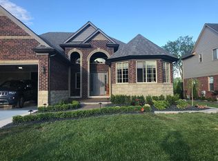 55082 Estates Ln, Macomb, MI 48042