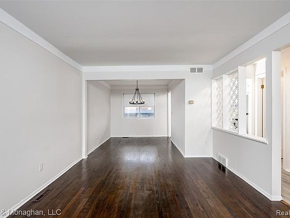 2nd image of 20613 Williamsburg Ct