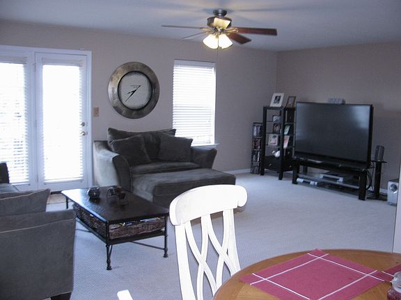 4th image of 1116 Almond Dr