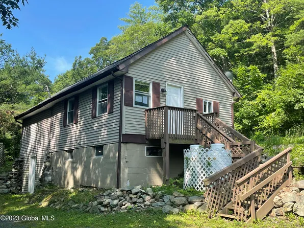 18 Brunswick Sportman Club Road, Cropseyville, NY 12052