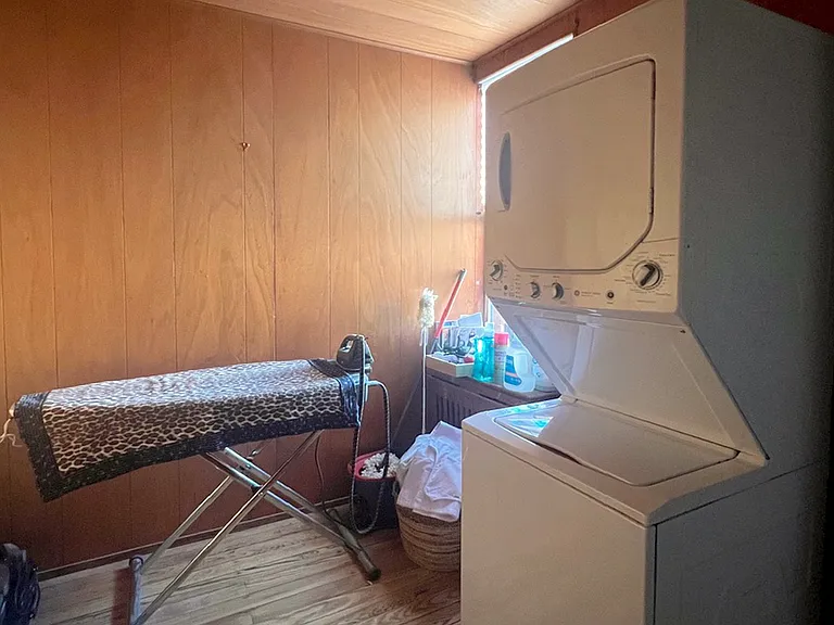 2nd floor - laundry room/mixed-use room