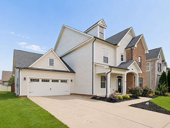 2nd image of 807 Sapphire Dr