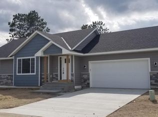 31070 Magnolia Ln, Lindstrom, MN 55045