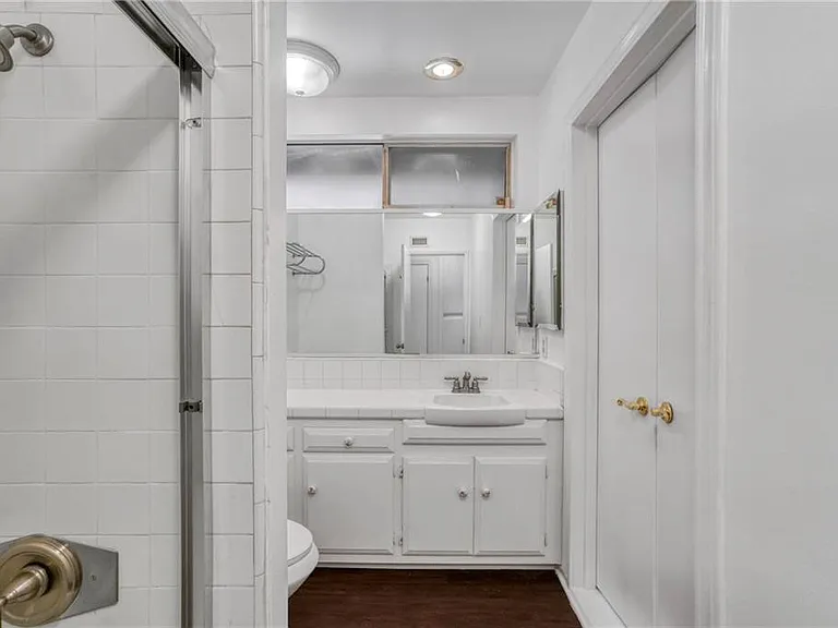 16922 Oak View Dr — Photo 13