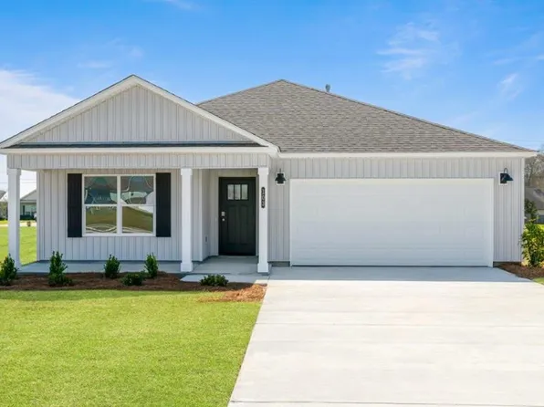 103 Aubrey Ave, Headland, AL 36345