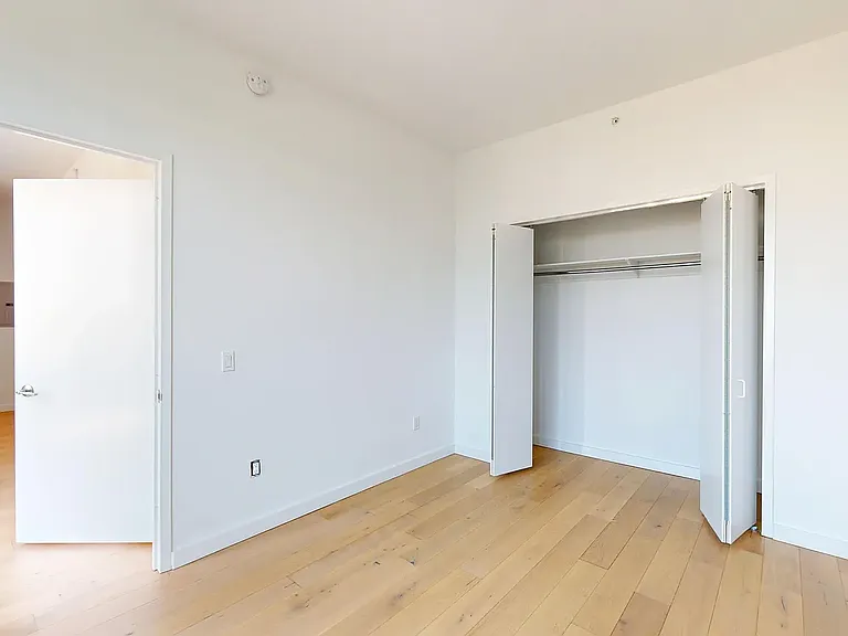14474 Northern Blvd #PHM — Photo 12