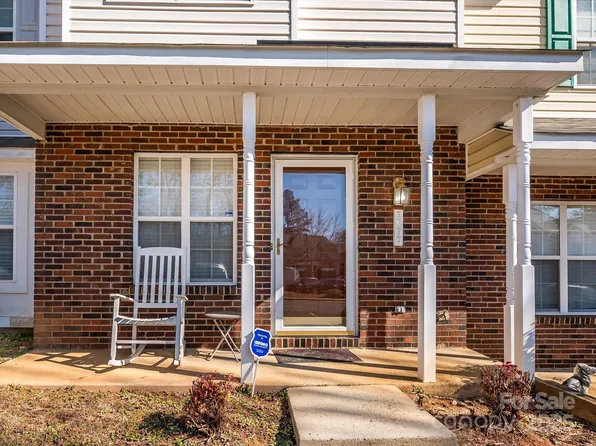 7677 Petrea Ln, Charlotte, NC 28227