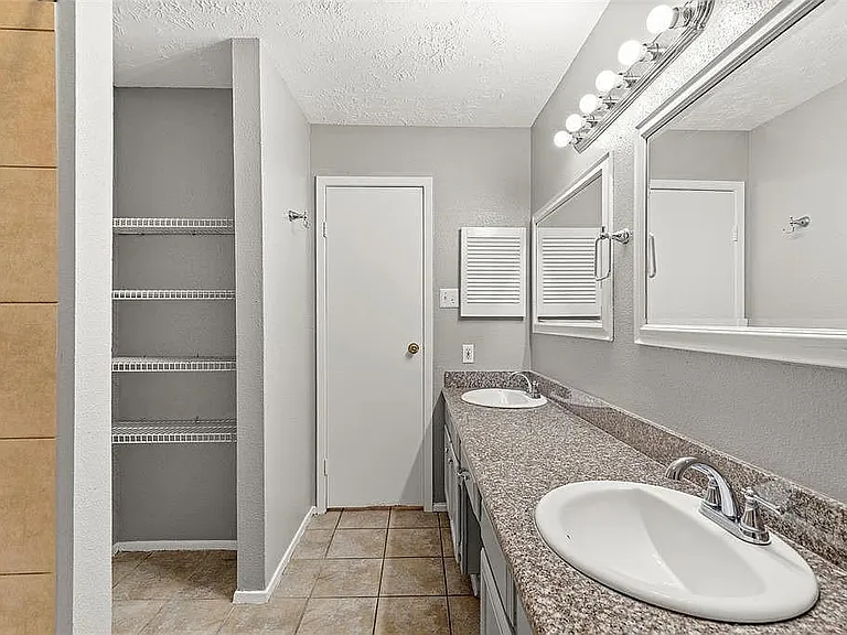 5406 Rivergate Dr — Photo 14