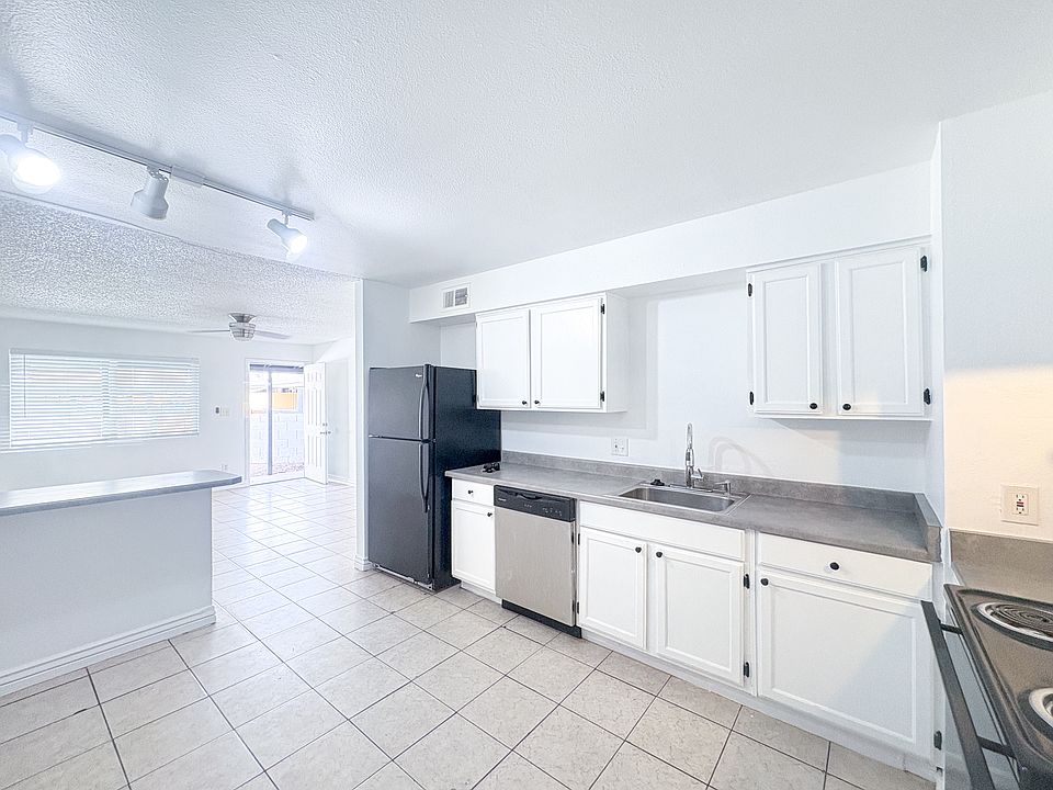 1st image of 1912 W Hayward Ave #1