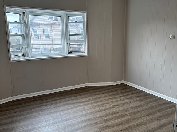 5th image of 213 Amity St Floor 2