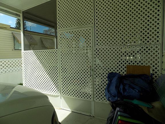 5th image of 9644 Clubhouse Ln
