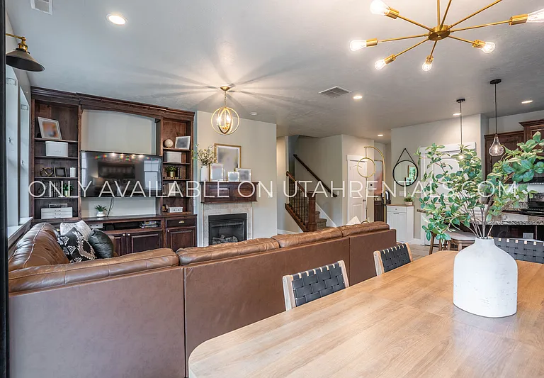 1777 W Yarrow Dr — Photo 12