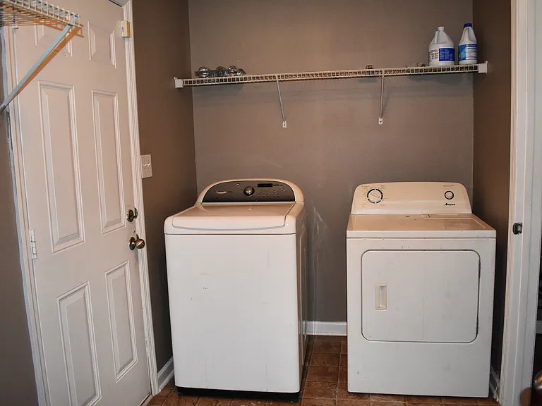 15445 Tyler Mill Dr — Photo 18