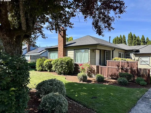 1013 NE Birchwood Dr, Hillsboro, OR 97124