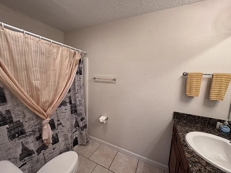 1100 Century Oaks Dr #A — Photo 16