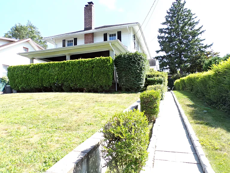 42 Brambach Ave — Photo 2