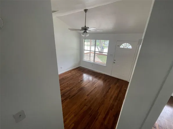 2808 Lyons Rd #A, Austin, TX 78702