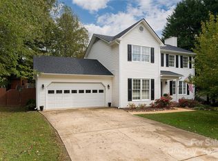 49 Whispering Oak Ct, Fletcher, NC 28732