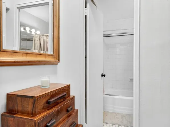 520 East 72nd Street image 7 of 14